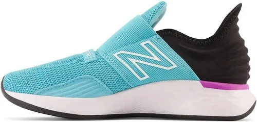 Vista 8 de New Balance Tenis unisex para bebé Fresh Foam Roav V1 sin cordones Aluminio ligero y negro.