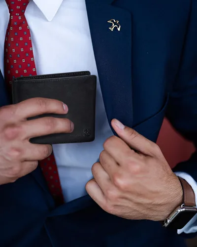 Vista 23 de SERMAN BRANDS Billetera de piel con 2 ventanas de identificación para hombre, con bloqueo RFID, doble tapa superior, billetera de viaje de capacidad
