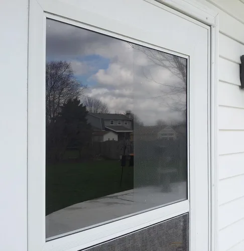 Vista 2 de COLLIDESCAPE Película transparente de telaraña para ventanas (hoja de 36 x 60 pulgadas), uso en una sola ventana o cortada para múltiples ventanas