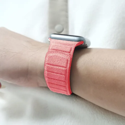 Vista 4 de LKEITY Correas magnéticas de cuero para Apple Watch Band 1.929 in 1.811 in 1.772 in 1.732 in 1.654 in 1.614 in 1.575 in, correa de cuero con imán