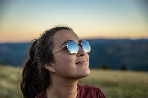 Vista 2 de Suncloud Bridge City Polarized Sunglasses – 100% UV Protection – Comfortable Fit, Trendy Design – for Men & Women