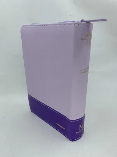 Vista 3 de biblia tamaño bolsillo reina valera 1960 lila/ flores cierre con indice piel imitacion 8 puntos Imitation Leather – 1 Enero 2023
