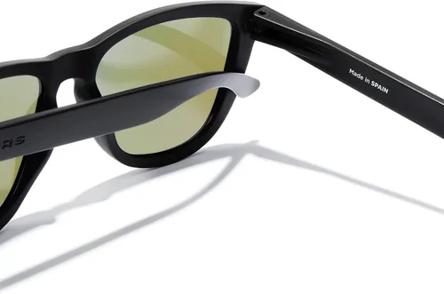 Vista 84 de Hawkers One Sunglasses for Men and Women - 100% UV400 Protection - Lightweight and Square Sunglasses