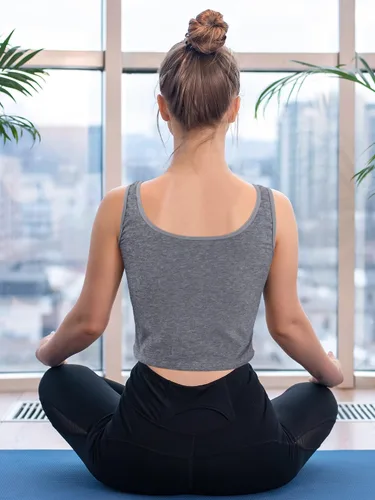 Vista 6 de Geyoga Juego de 6 camisetas básicas cortas sin mangas con espalda cruzada para mujer para entrenar, hacer yoga, correr
