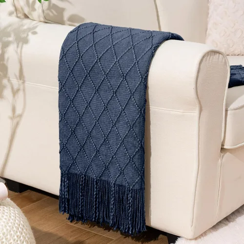 Vista 18 de BATTILO HOME Manta verde manzana para sofá, suave manta de punto de chenilla con borlas para la decoración del hogar, manta verde primavera