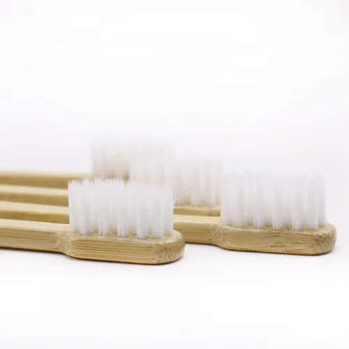 Vista 3 de Cepillo de dientes súper suave, 10000 cerdas nano, cerdas blancas extra suaves, paquete de 8