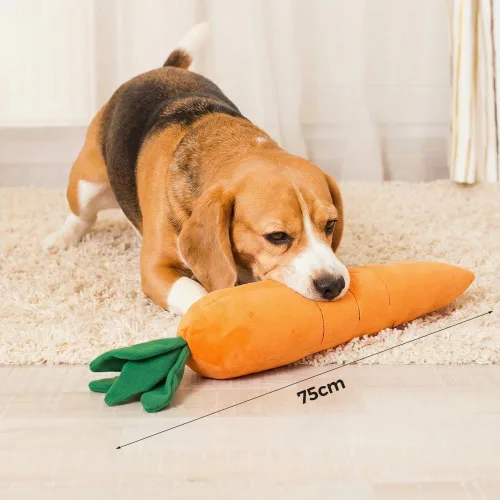 Vista 4 de Yilia Juguete gigante de zanahoria para perros, juguete chirriante de felpa para perros con sonido arrugado, juguete resistente para perros grandes