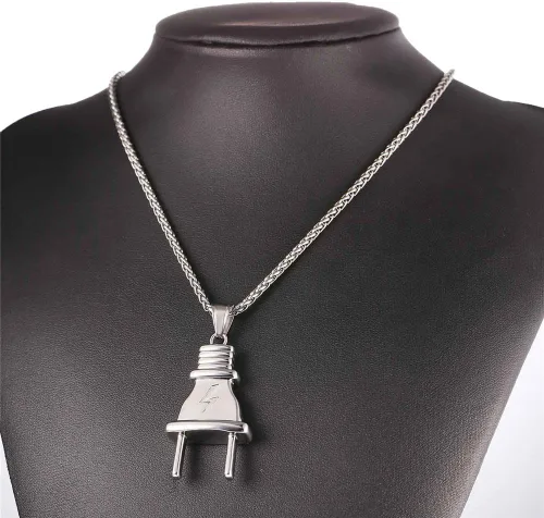 Vista 3 de U7 Punk Necklaces Stainless Steel 18K Gold Plated Large Hip Hop DaggerKnifeSwordSteampunk GearLarge Razor Blade Pendant Necklace for Men Women