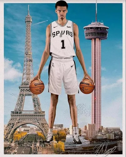 Vista 2 de Wemby SA and France Custom Towers Camiseta Unisex S - 4XL