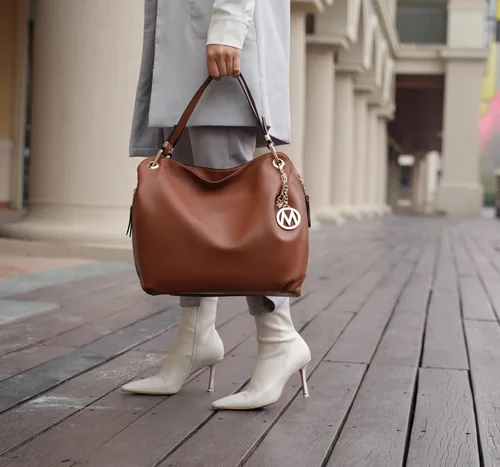 Vista 4 de MKF Collection Hobo Bags para mujer y cartera de pulsera, bolso de mano de diseñador de cuero vegano bolso de hombro para mujer bolso de viaje