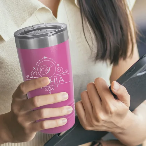 Vista 4 de Vasos de café personalizados con monograma con inicial y nombre, 20 onzas, grabado con láser en acero inoxidable aislado al vacío, taza de viaje