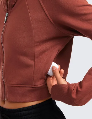 Vista 6 de CRZ YOGA Sudadera corta con capucha y cremallera completa para mujer, para entrenamiento, atlética, casual, manga larga, con agujeros para el pulgar