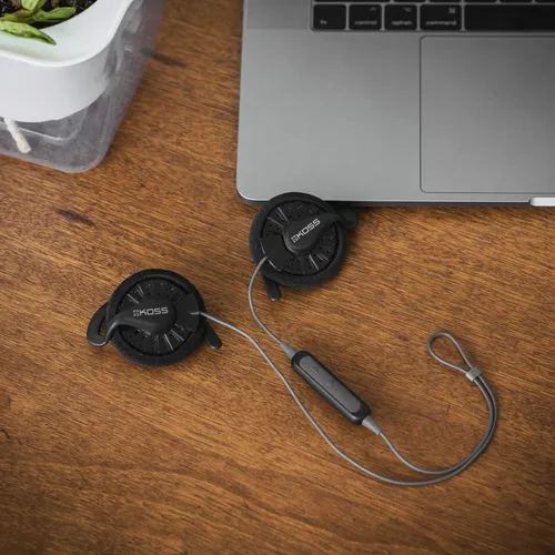 Vista 5 de Koss KSC35 Auriculares inalámbricos Bluetooth con clip para la oreja, USB-C, micrófono con control remoto de audio, batería de más de 18 horas