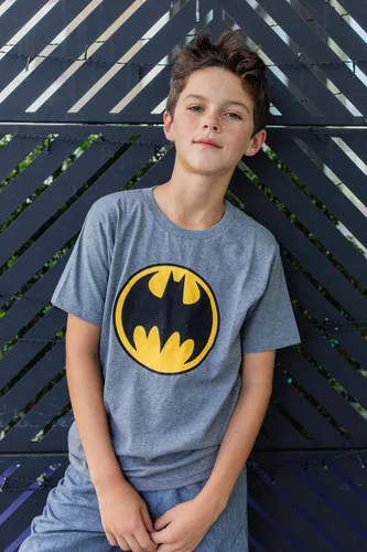 Vista 6 de DC Comics Paquete de 3 camisetas de Batman Superman The Flash de la Liga de la Justicia para niños pequeños y grandes