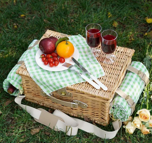 Vista 5 de Cesta de picnic para 2, cestas de picnic aisladas de sauce con correa para el hombro, canasta de picnic con manta de picnic impermeable, cesta
