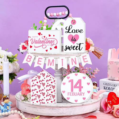 Vista 4 de 10 piezas de decoración de gnomos de San Valentín (bandeja no incluida), forma de corazón de madera de San Valentín y guirnalda de cuentas