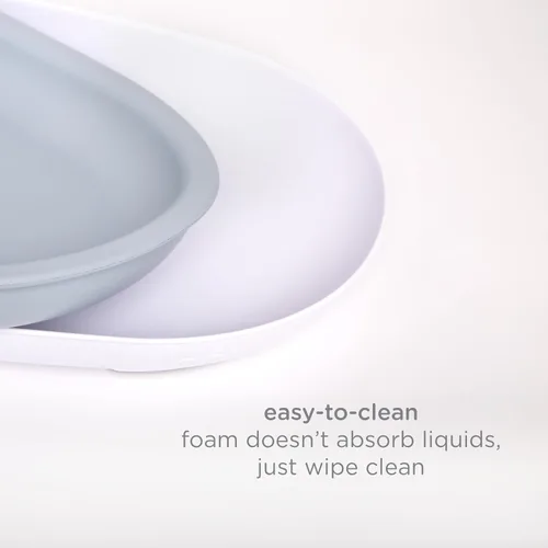 Vista 5 de Ubbi Cambiador de espuma para bebé, fácil de limpiar con base desmontable Gris