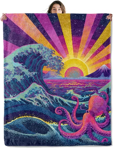 Vista 12 de Manta de franela suave y acogedora con diseño de campista Happy Campfire y Forest Tent Impreso Fondo negro para amantes del aire libre, dormitorio