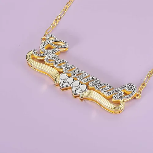 Vista 3 de Collar con placa para nombre de chapado doble, collar de corazón personalizado de dos tonos, oro y plata, collar personalizado con nombre