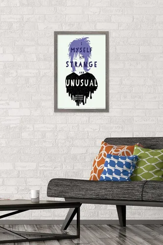 Vista 2 de Trends International Beetlejuice - Póster de pared extraño, 14.725 x 22.375 pulgadas, versión enmarcada de madera de granero