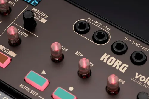 Vista 4 de Korg Volca FM2 Sintetizador Digital con 6 voces y secuenciador de 16 pasos
