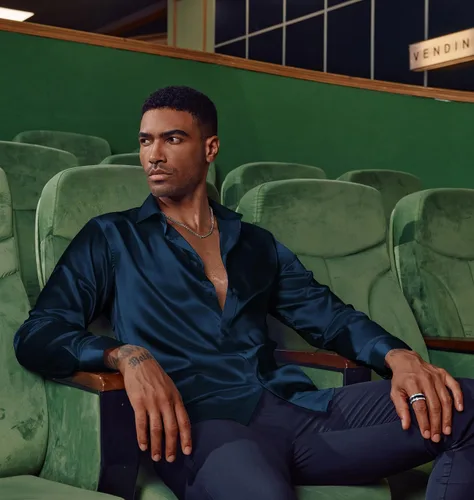 Vista 4 de PJ PAUL JONES Camisa de vestir de satén brillante para hombre, camisa de seda con botones de manga larga y pajarita