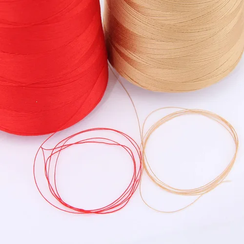 Vista 2 de Hilo de algodón resistente 8,200 pies - 40/3-17 colores disponibles. Heavy-duty cotton thread for quilting, sewing and topstitching. Strong cone