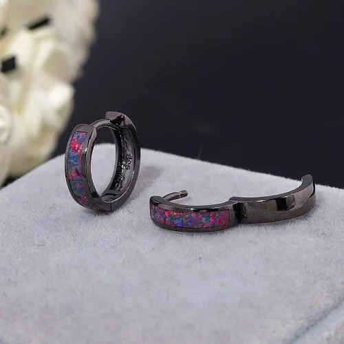 Vista 4 de CiNily Aretes Huggie de ópalo con bisagras, chapados en oro, hipoalergénicos, pequeños aretes de aro para mujeres, adolescentes, niñas, hombres