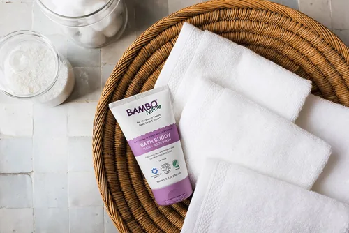 Vista 3 de Bambo Nature Bath Buddy Gel de baño para el cabello y el cuerpo, tubo de 5 onzas líquidas, 1 unidad