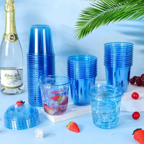 Vista 2 de KesaPlan Paquete de 50 vasos de plástico azul de 12 onzas con tapas para sorber, vasos de vino desechables sin popote para café helado, cócteles
