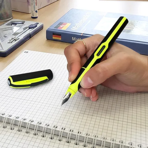 Vista 2 de Pelikan Pluma estilográfica 939850, estilo neón, primavera M, amarillo