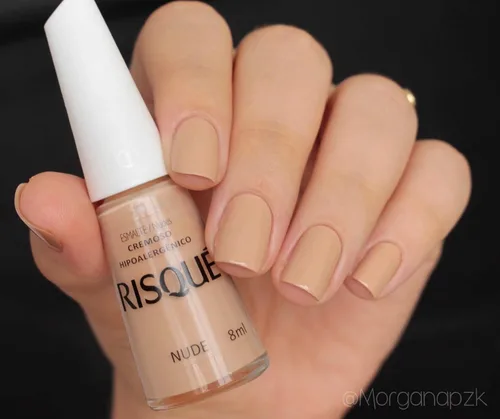 Vista 2 de Esmalte de uñas Risque Nude Esmalte de Unhas Secado rápido, hipoalergénico, de larga duración, extra brillante, fabricado en Brasil Desnudo