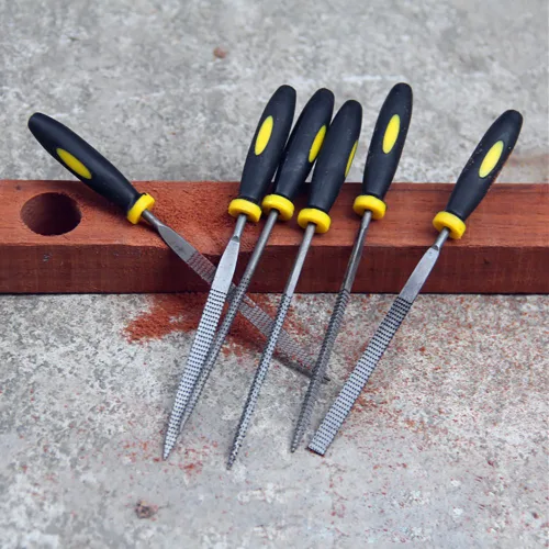 Vista 6 de Kit de limas de raspa de madera – Juego de 12 limas de aguja de metal pequeñas surtidas con cepillo de cerdas y funda de transporte para correa