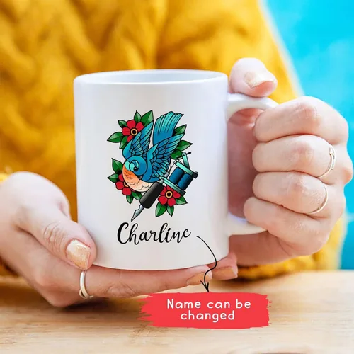 Vista 2 de Taza de artista de tatuaje floral, taza de café personalizada para tatuajes, taza de tatuaje personalizada con nombre regalo para amantes
