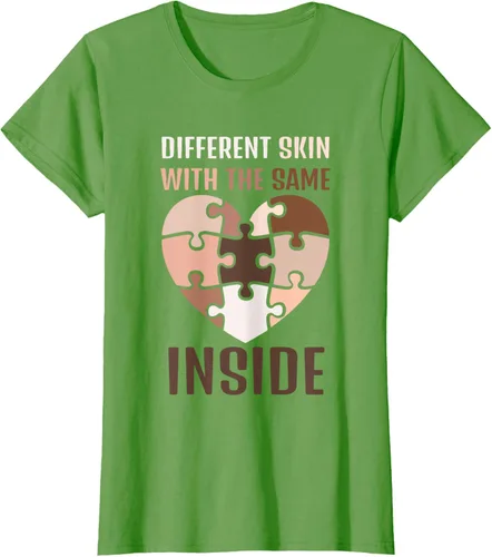 Vista 4 de Camiseta con texto en inglés "Black History Month Different Skin With The Same Love Inside