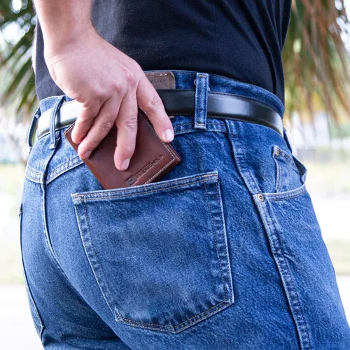 Vista 5 de ID Stronghold Waltlet - Cartera plegable con bloqueo RFID para hombres con cierre magnético Marrón Minimalista