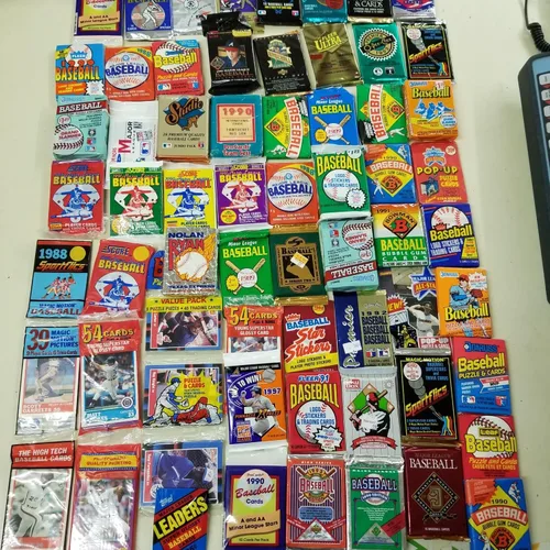 Vista 2 de 50 paquetes originales sin abrir de tarjetas de béisbol nuevas y vintage (1986-2010) Plus Pack 100 fundas suaves