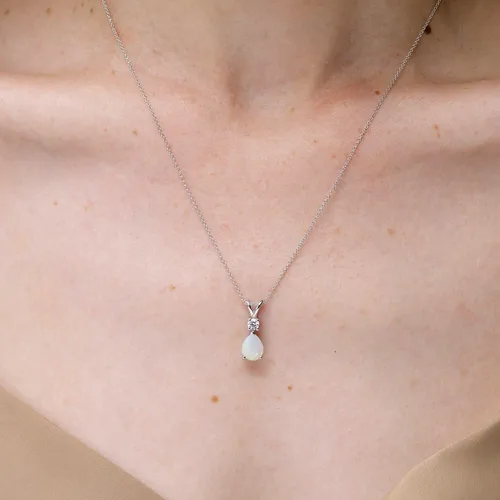 Vista 3 de ANGARA Collar con colgante de lágrima de ópalo natural con diamante para mujeres, niñas en oro macizo de 14 quilates, platino Regalo de joyería