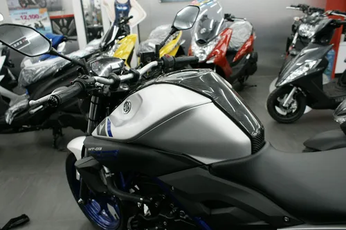 Vista 5 de MOS - Cubierta de panel central para depósito de combustible de fibra de carbono compatible con Yamaha MT-03 MT-25 2015-2019