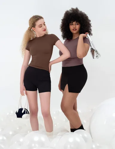 Vista 6 de PUMIEY Camiseta básica de manga corta con cuello redondo para mujer, con doble forro, ajustada, colección Smoke Cloud Pro