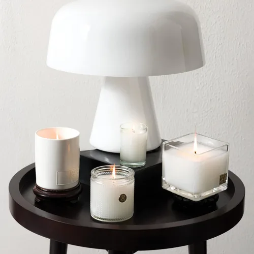 Vista 4 de Aromatique El olor de Gardenia - Vela de vidrio texturizado