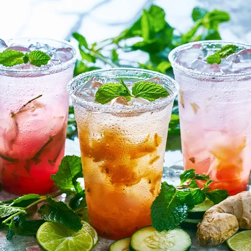 Vista 5 de Vasos de plástico de 8 onzas con tapas, paquete de 100 vasos transparentes desechables con tapas con ranura para popote para limonada, café, batido