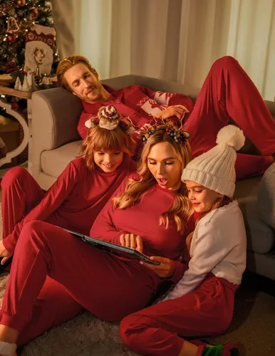 Vista 4 de Ekouaer Conjunto de pijama de Navidad familiar a juego para mujeres, hombres, niños, pijamas de manga larga, ropa de dormir para vacaciones