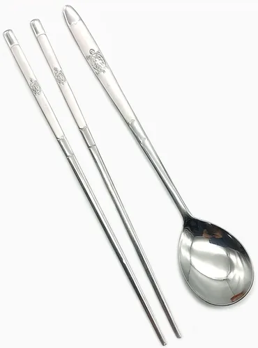 Vista 4 de SUPIA Cubertería tradicional coreana de acero inoxidable cucharas y palillos juego de vajilla con mano larga, reutilizable (tortuga plateada)