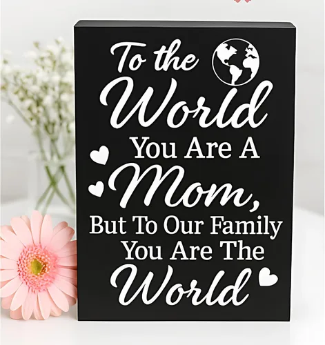 Vista 4 de JennyGems Regalos para mamá y letrero sentimental para el Día de la Madre "To Our Family You Are The World" Mom Cite Saying Regalos para mamá