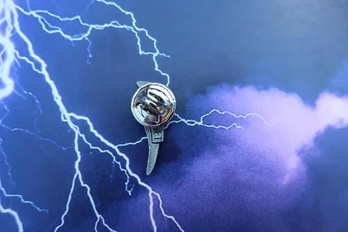 Vista 8 de Jim Clift Design Pin de solapa Lightning Bolt