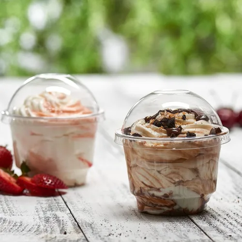 Vista 3 de Vasos de postre de plástico transparente de 8 onzas con tapas de cúpula sin agujero, 50 juegos de cuencos desechables para helados, parfait
