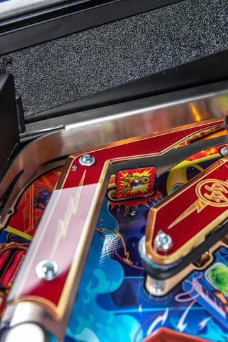 Vista 23 de Stern Pinball Foo Fighters con Insider Connected, Premium Edition Arcade Pinball Machine