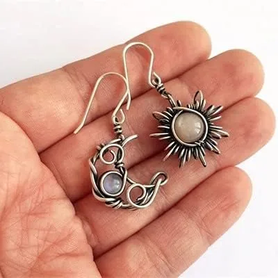 Vista 4 de Aretes colgantes bohemios de ópalo retro con sol y luna, plata vintage, asimetría, luna, estrella y sol, aretes colgantes con piedra lunar negra