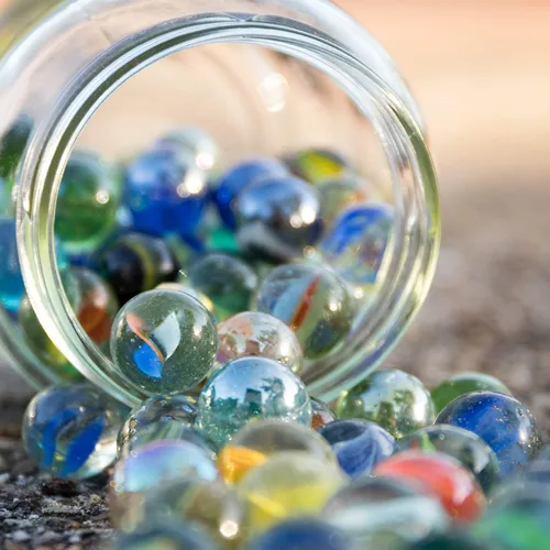 Vista 7 de MANSHU 60 canicas de vidrio para juegos de mármol, 0.63 pulgadas, 6 colores.